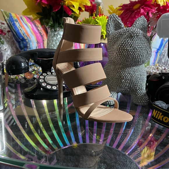 DENA! (Nude Heels) - Picture 4 of 5